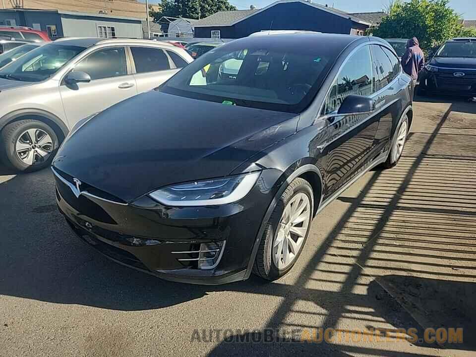 5YJXCBE26JF112171 Tesla Model X 2018