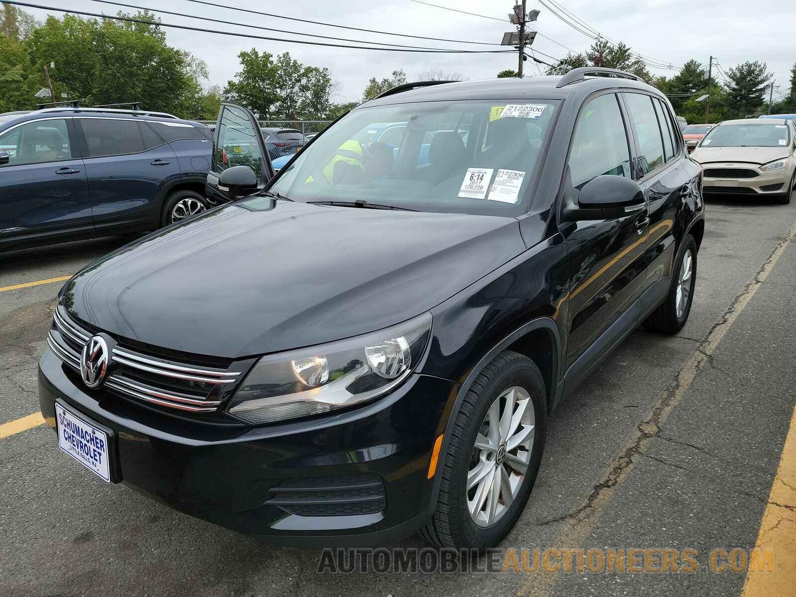 WVGBV7AX1HK042025 Volkswagen Tiguan Limited 2017