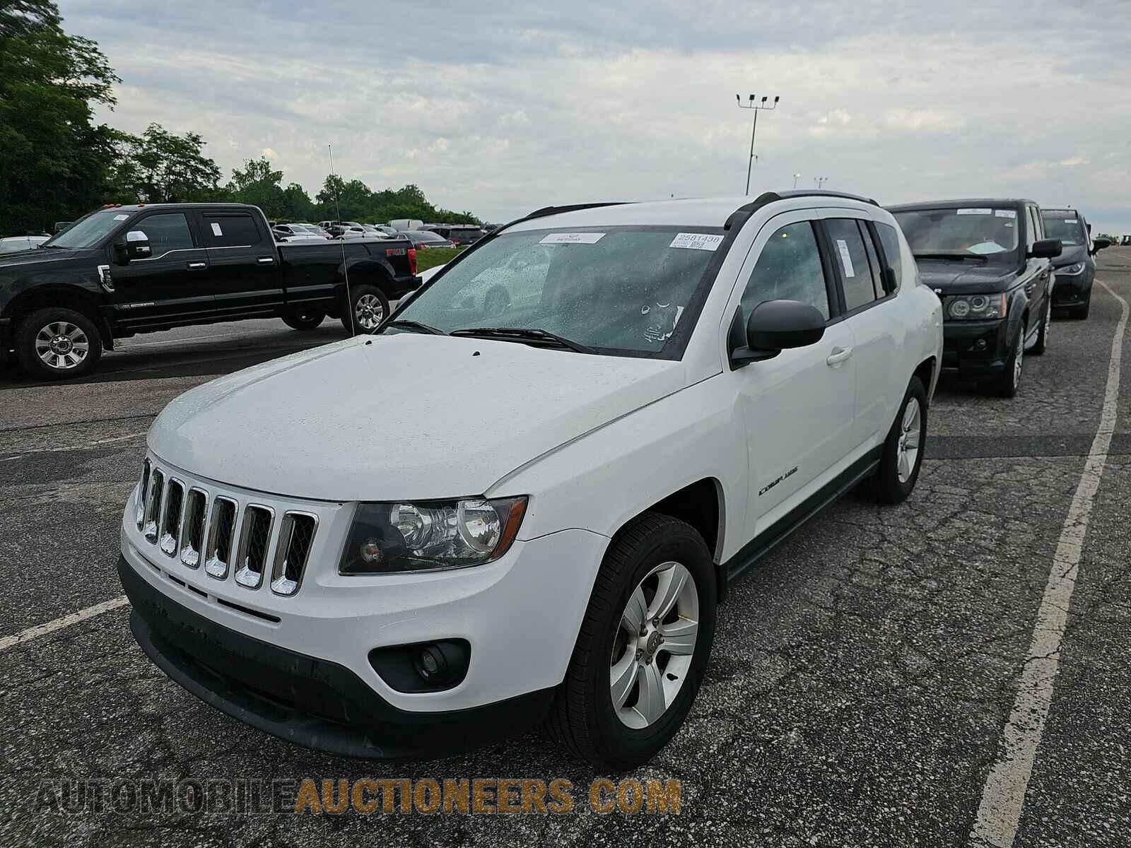1C4NJDBB2GD690636 Jeep Compass 2016
