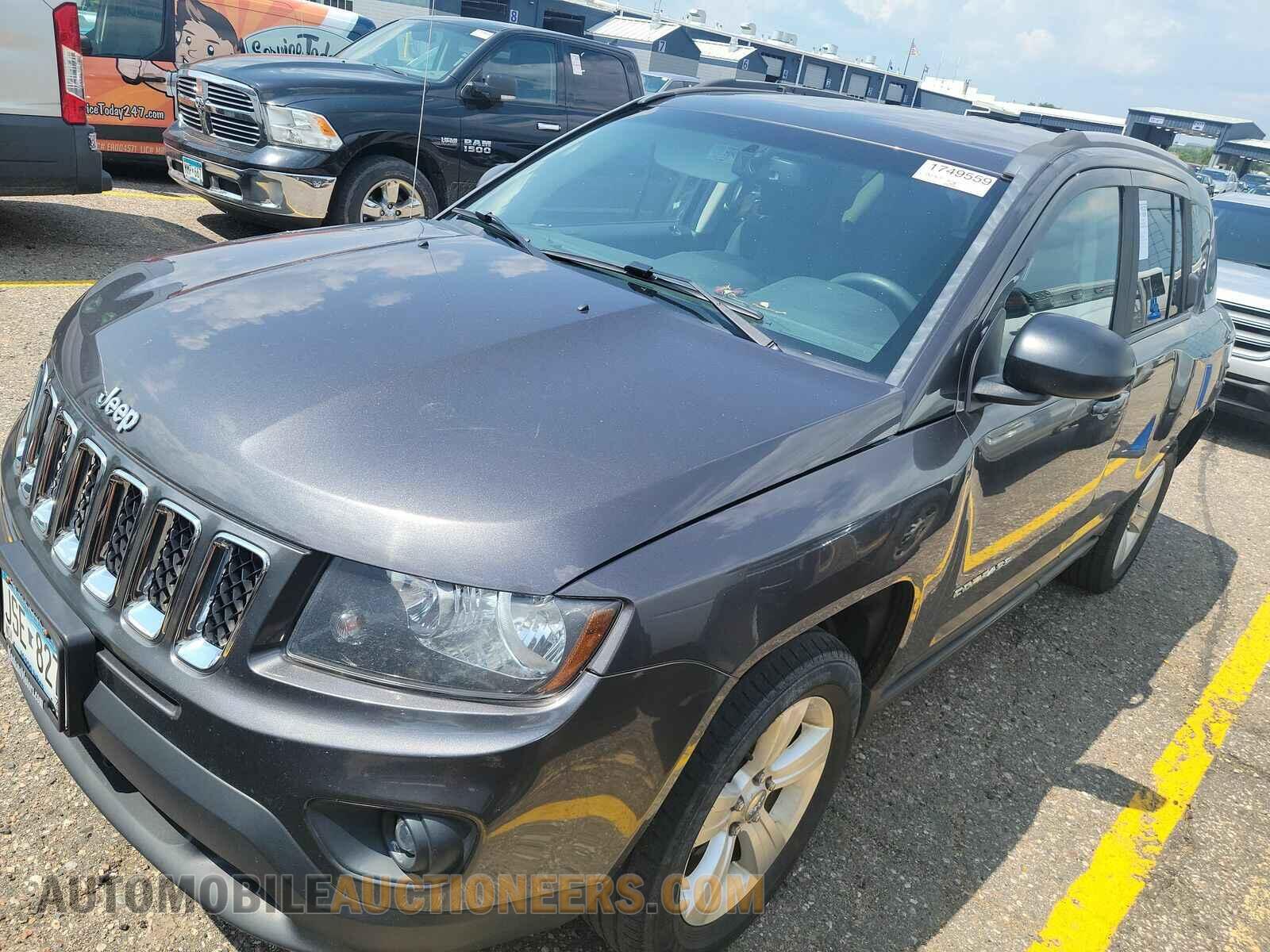 1C4NJDBB3GD549543 Jeep Compass 2016