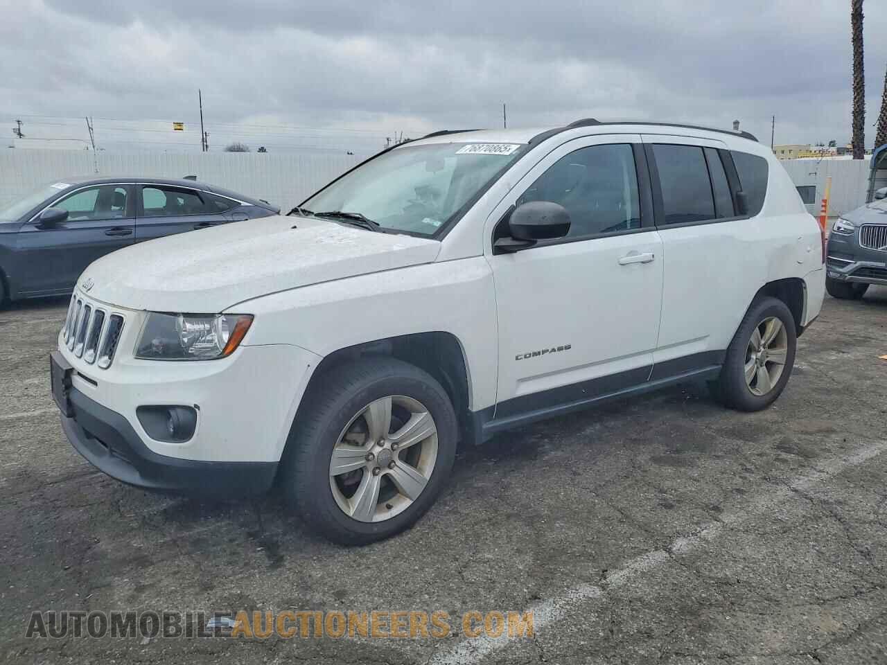 1C4NJDBB7FD218107 JEEP COMPASS 2015