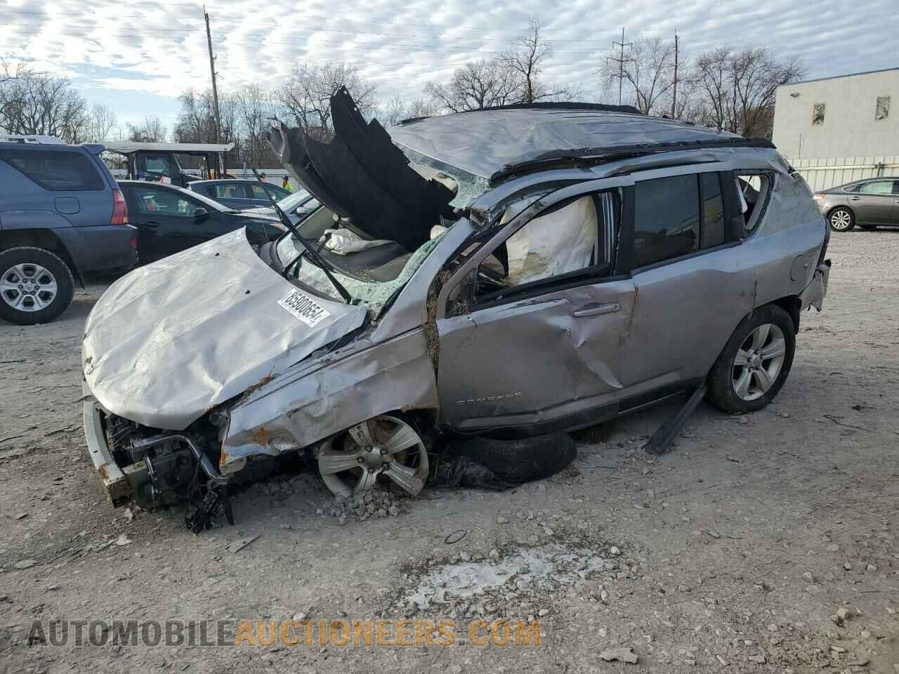 1C4NJDBB7GD556866 JEEP COMPASS 2016