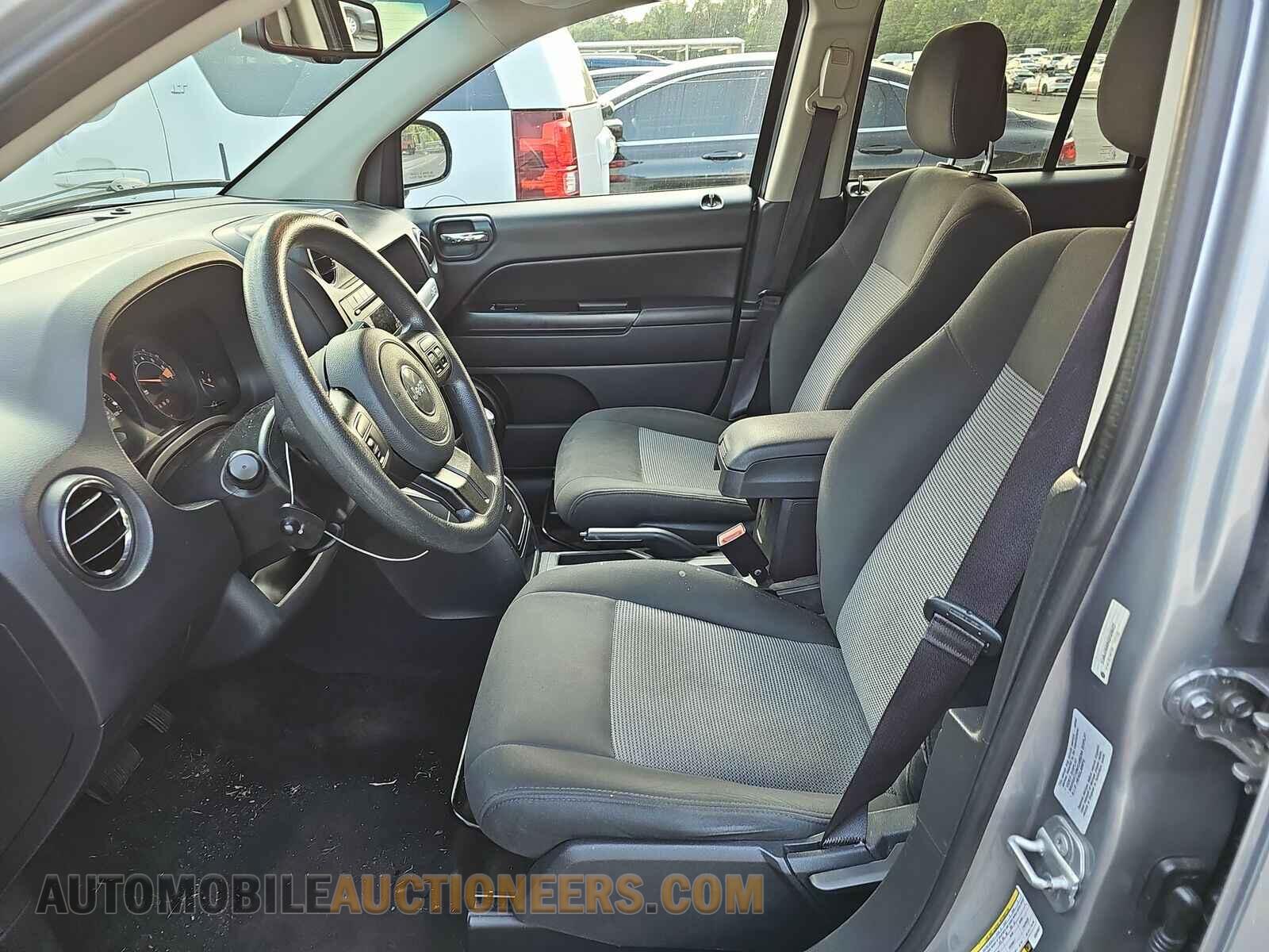 1C4NJDBB8GD520037 Jeep Compass 2016