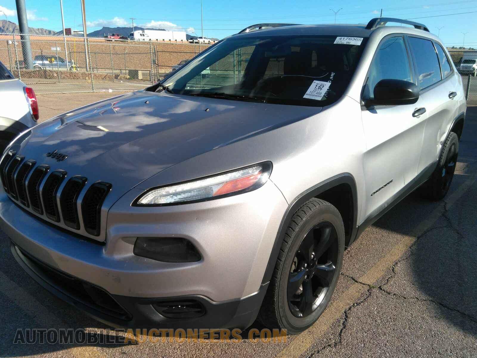 1C4PJLAB8HD237692 Jeep Cherokee 2017