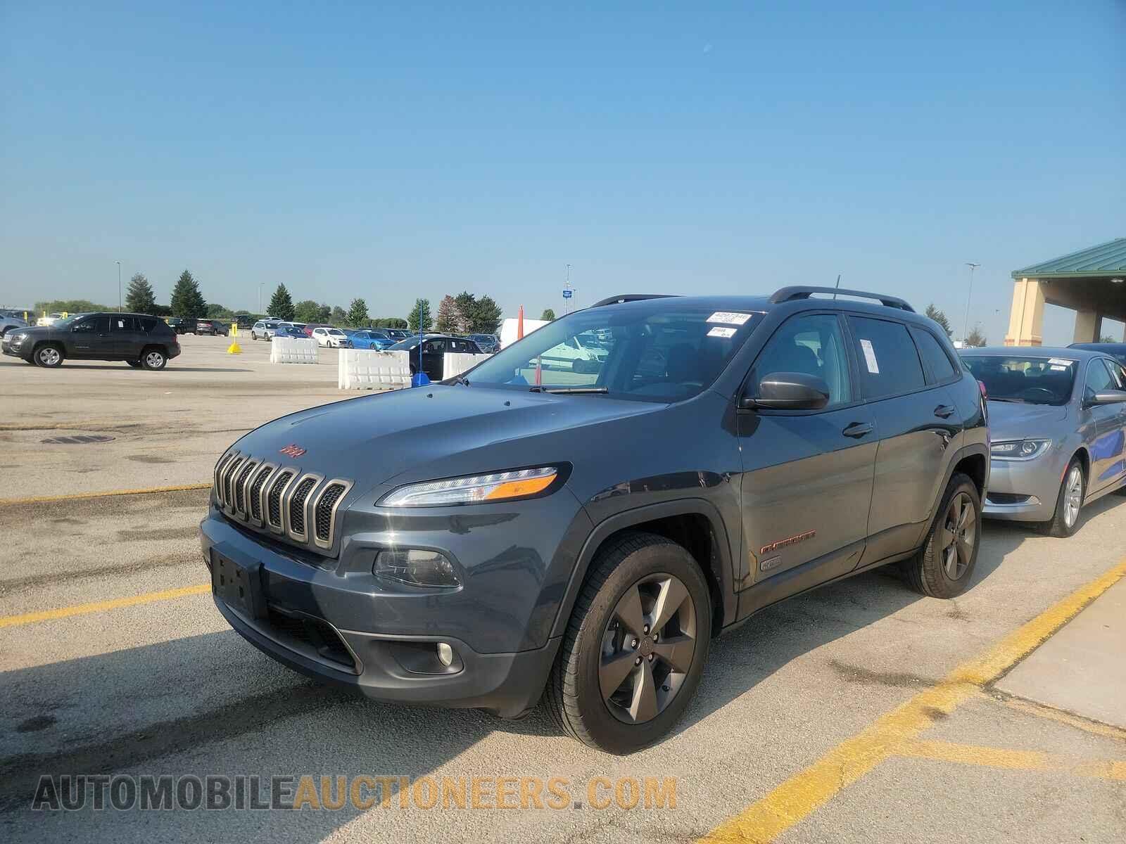 1C4PJMCS3HW524963 Jeep Cherokee 2017