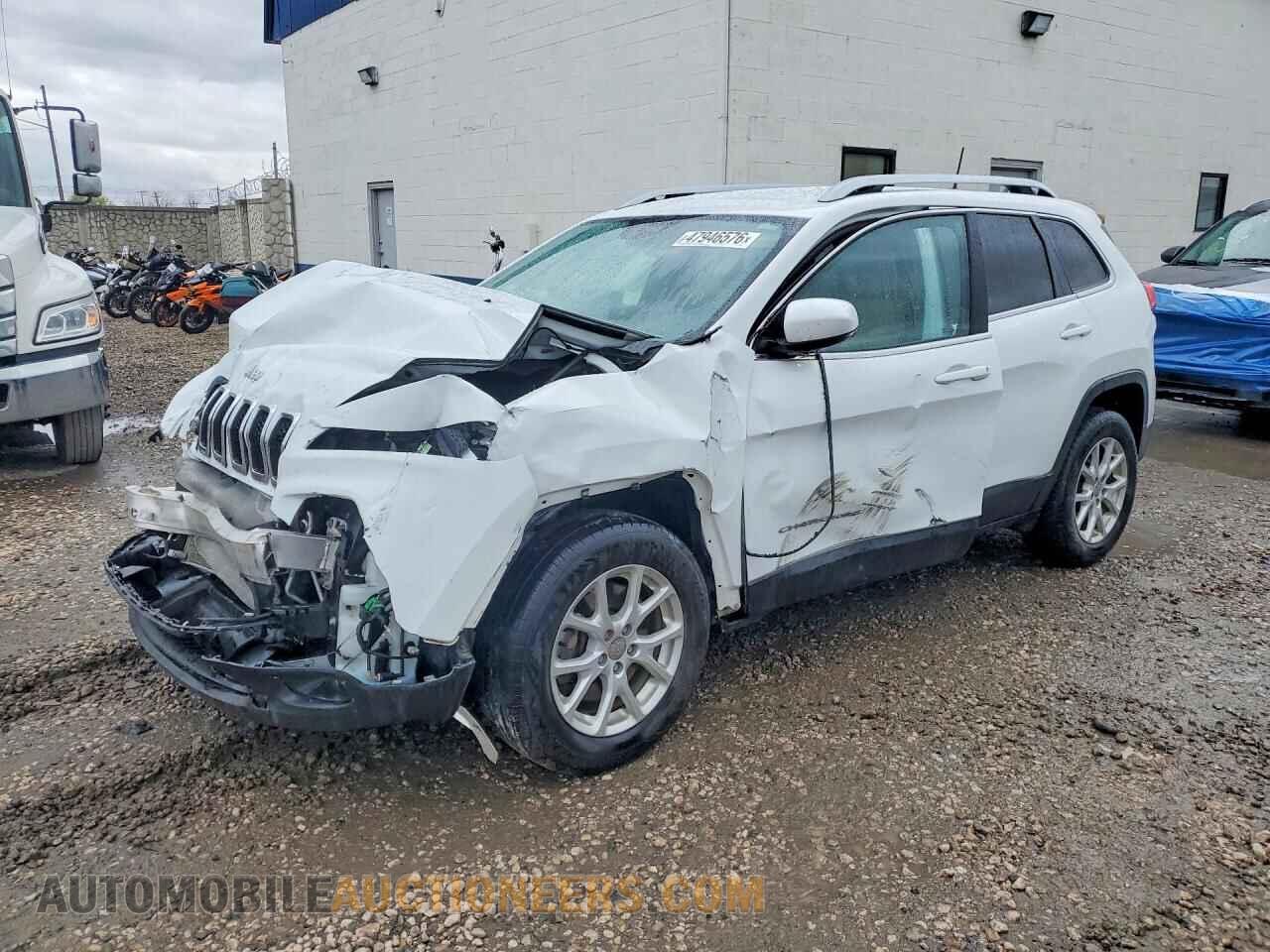 1C4PJMCS3HW657044 JEEP CHEROKEE 2017