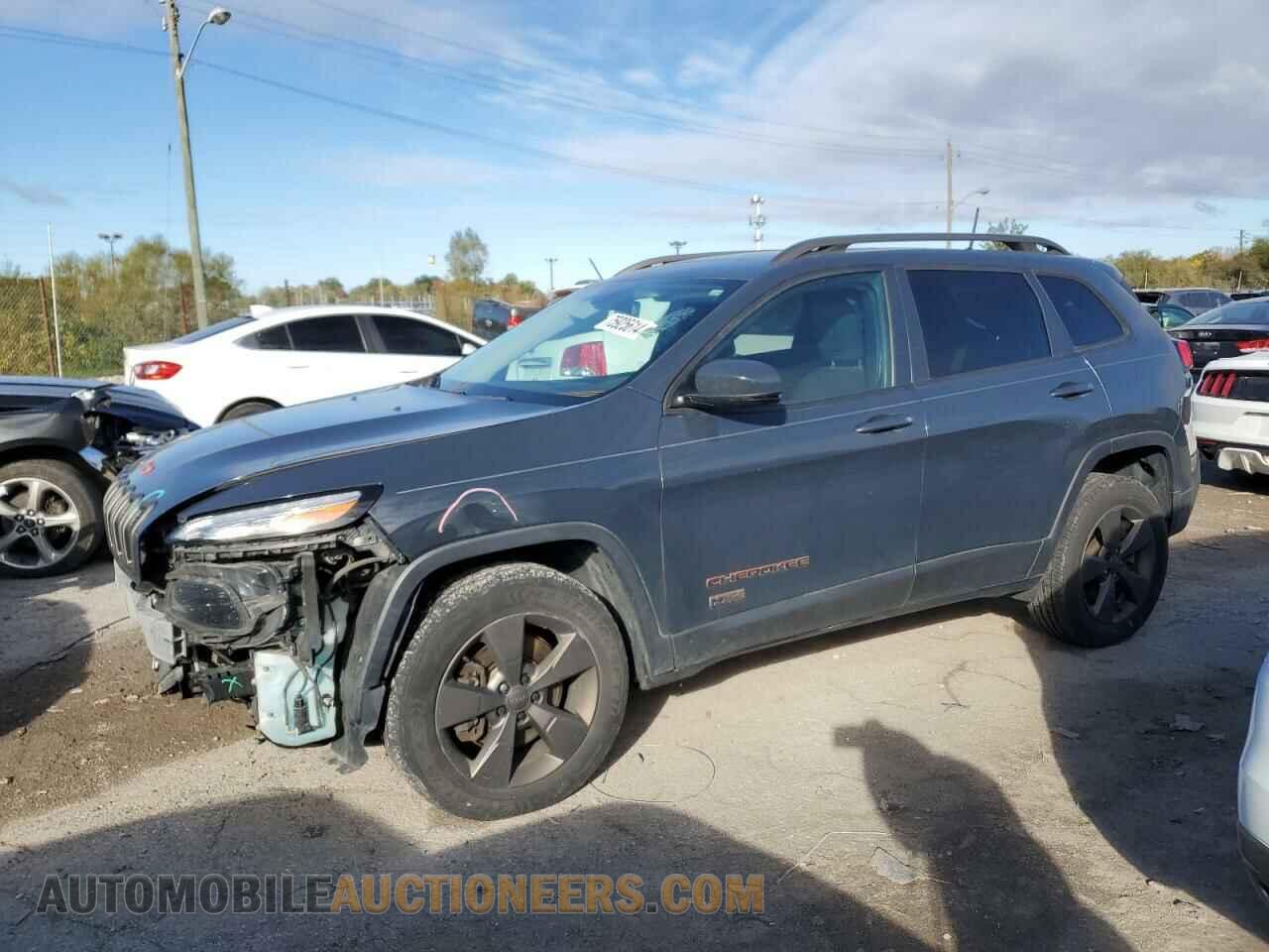 1C4PJMCS8HW567498 JEEP GRAND CHER 2017