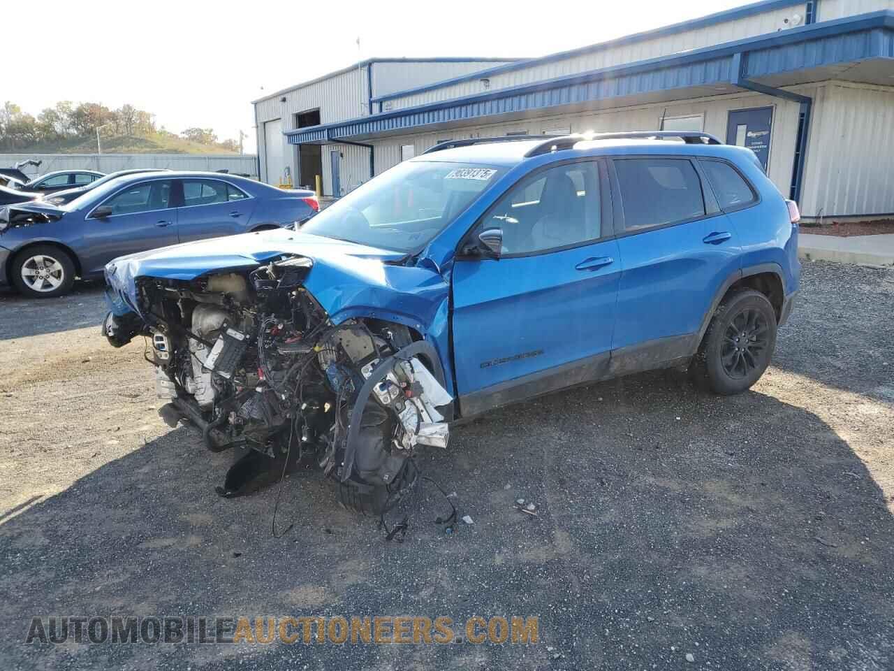1C4PJMMB7PD109640 JEEP CHEROKEE A 2023