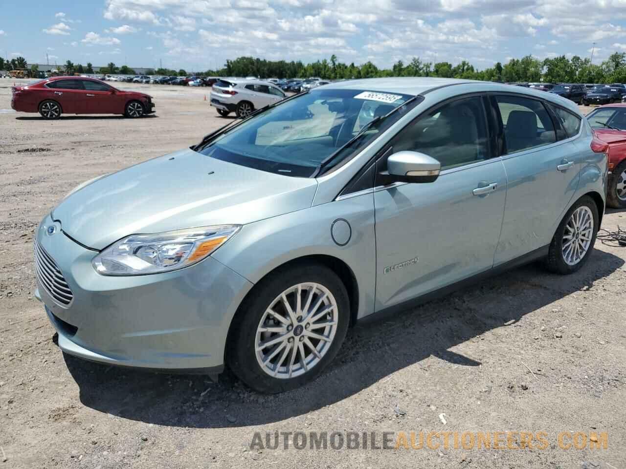 1FADP3R44DL251179 FORD FOCUS 2013