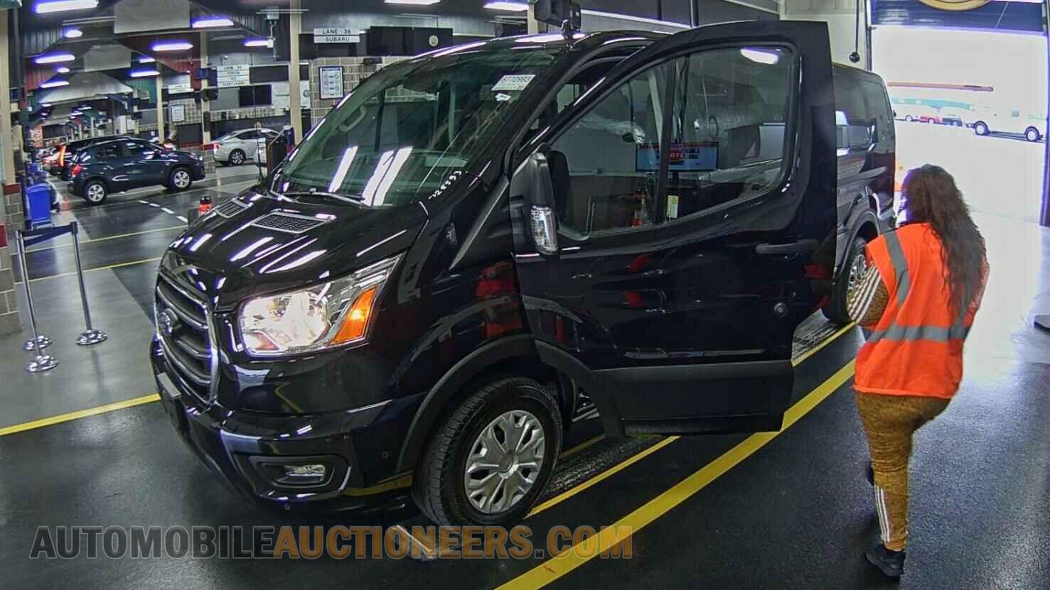 1FBAX2Y87LKA43513 Ford Transit Passenger Wagon 2020