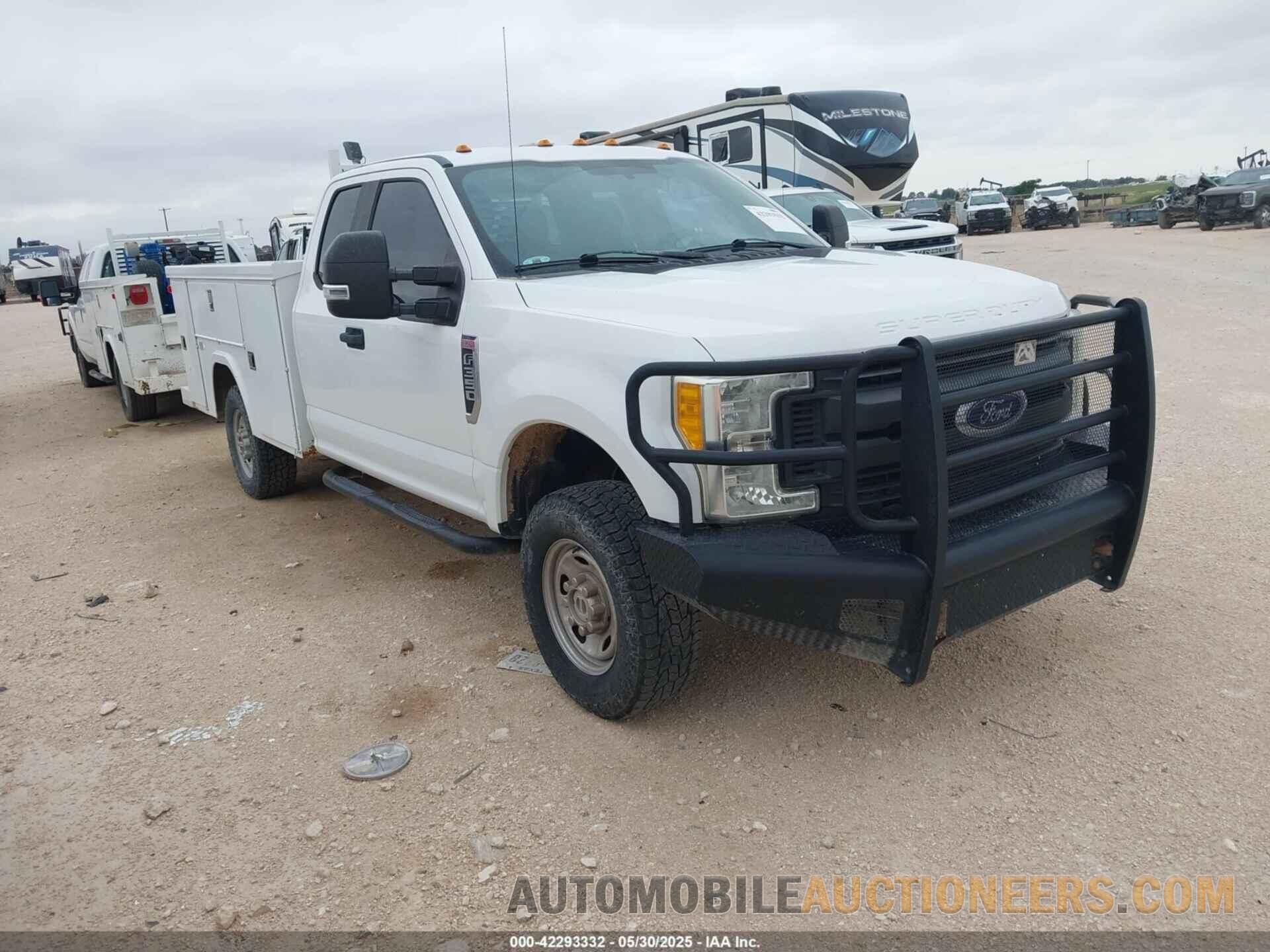1FD7X3F68HEB54361 FORD F-350 CHASSIS 2017