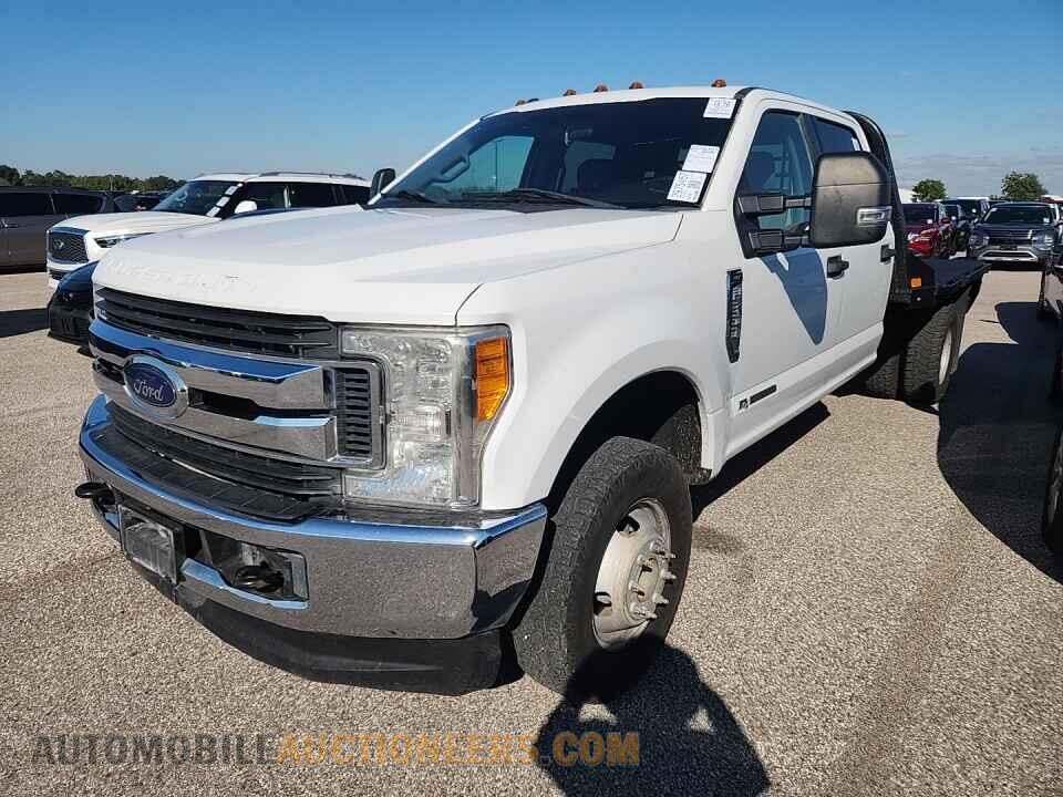 1FD8W3HT0HEF19075 Ford Super Duty F-350 DRW 2017