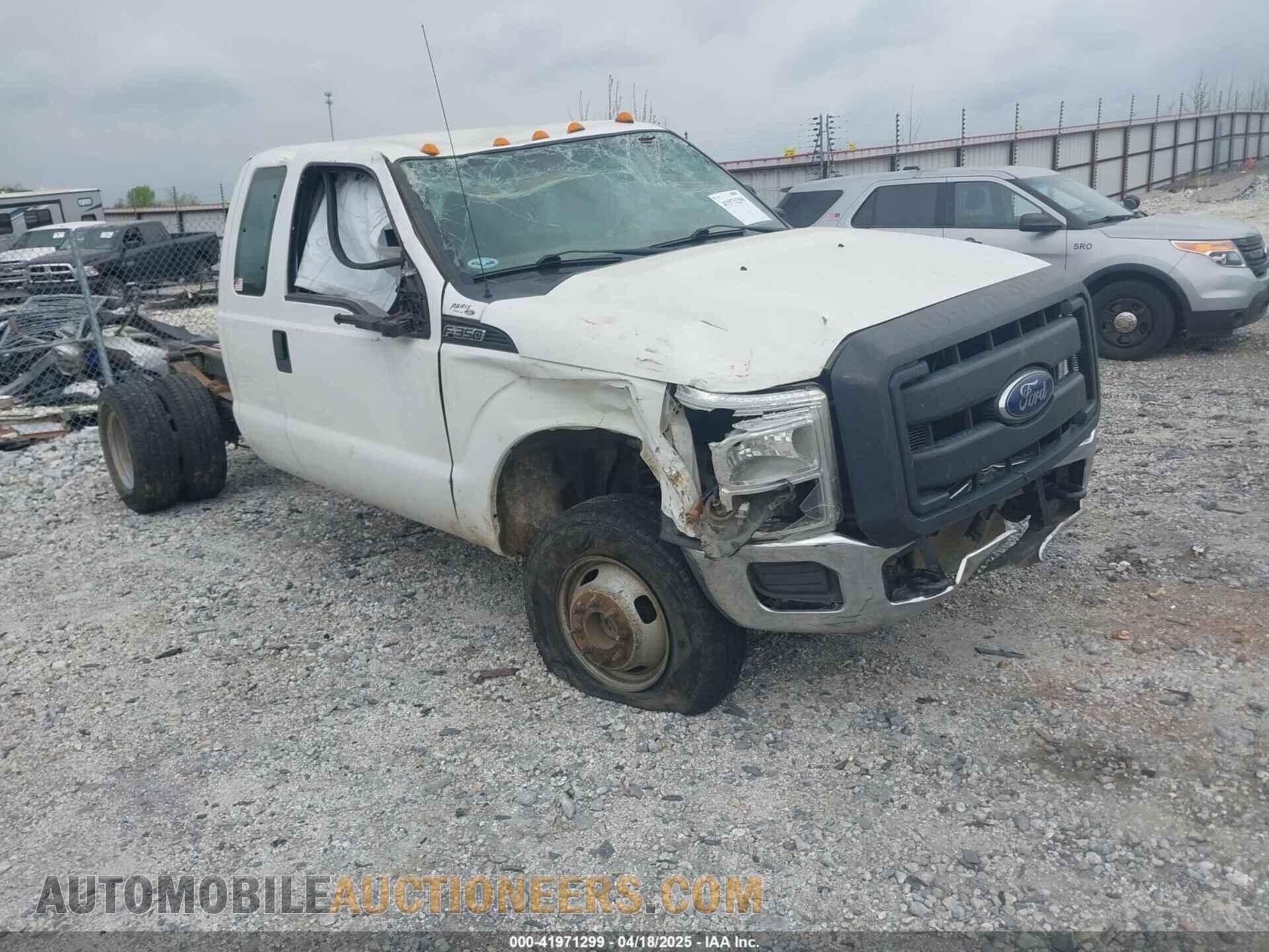 1FD8X3H66FEC82144 FORD F-350 CHASSIS 2015