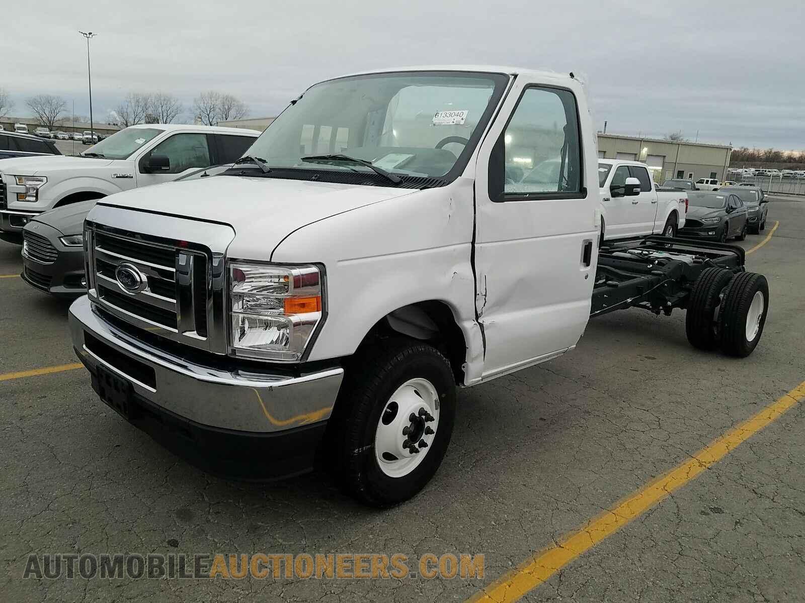1FDEE3FN0MDC02004 Ford E-Series Cutaway 2021