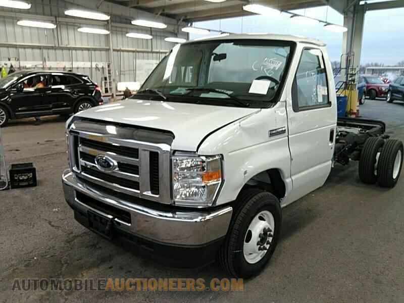 1FDEE3FN7MDC02002 Ford E-Series Cutaway 2021