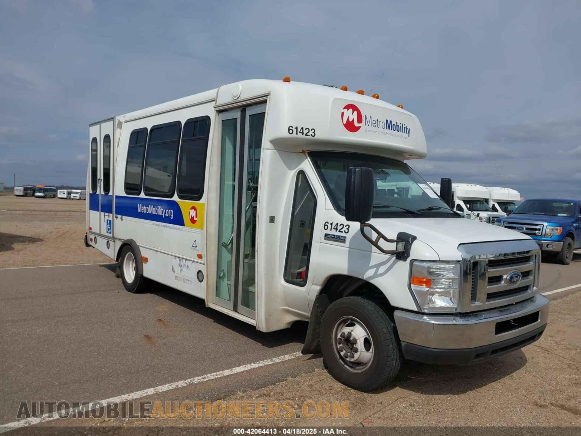 1FDFE4FS2KDC30982 FORD E-450 CUTAWAY 2019