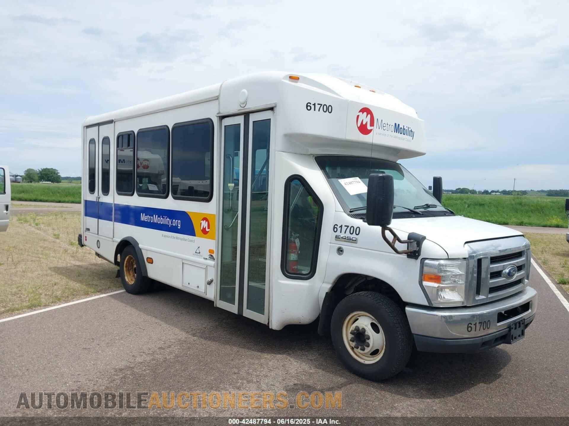 1FDFE4FS3KDC32045 FORD E-450 CUTAWAY 2019