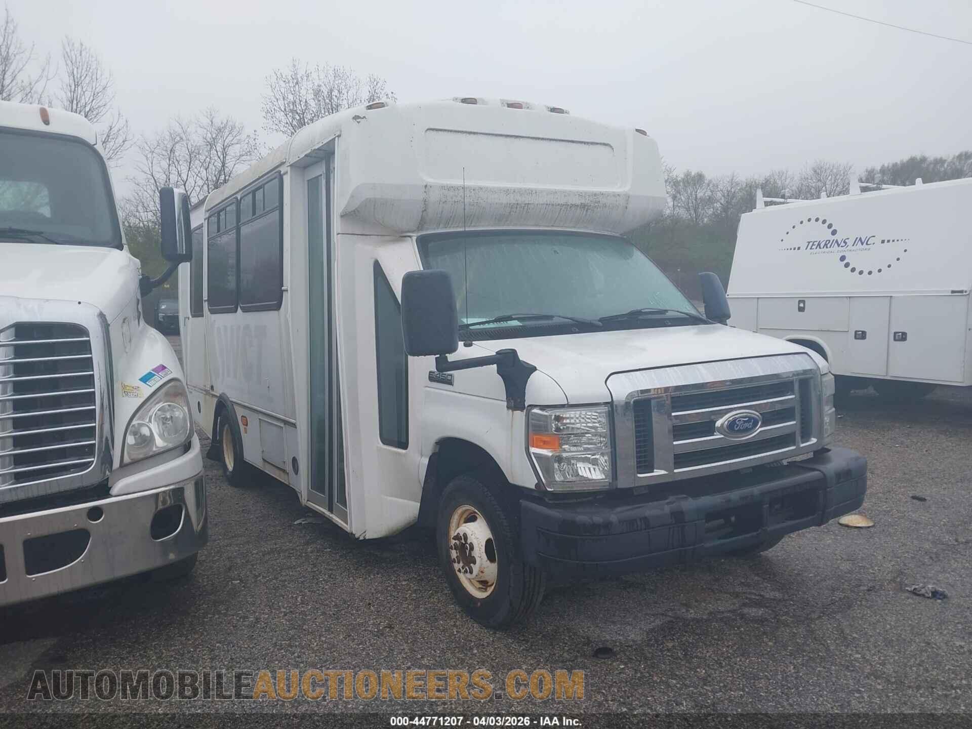 1FDFE4FS6FDA10556 FORD E-450 CUTAWAY 2015