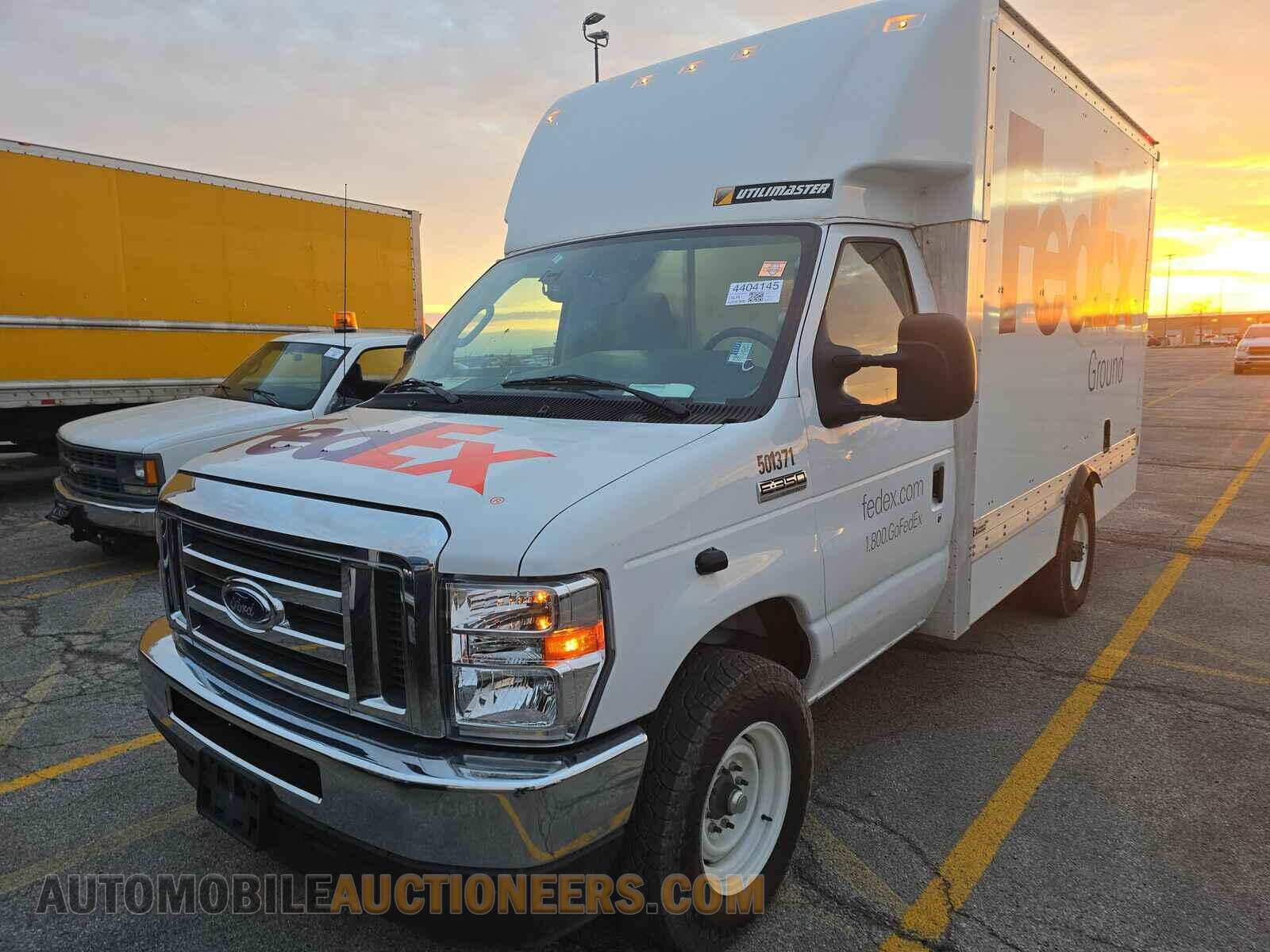 1FDWE3FNXMDC28694 Ford E-350 2021