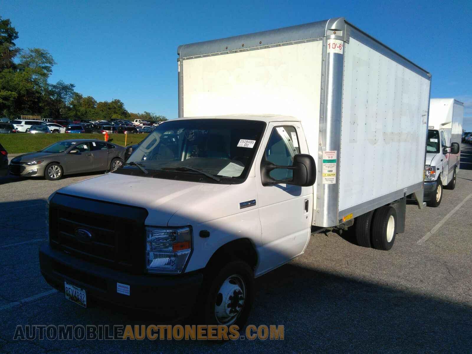 1FDWE3FS0JDC21464 Ford E-Series Cutaway 2018