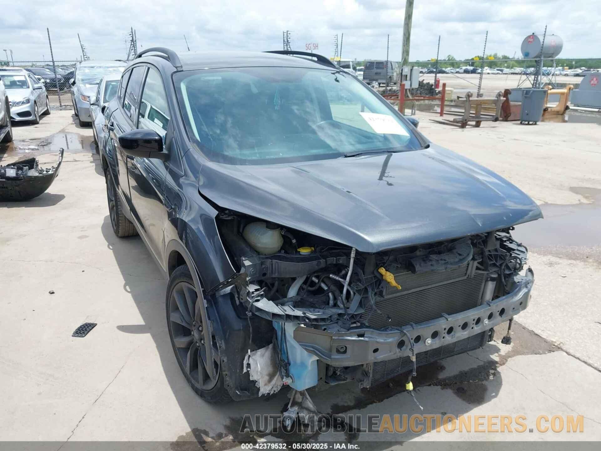 1FMCU0GD2HUD12086 FORD ESCAPE 2017