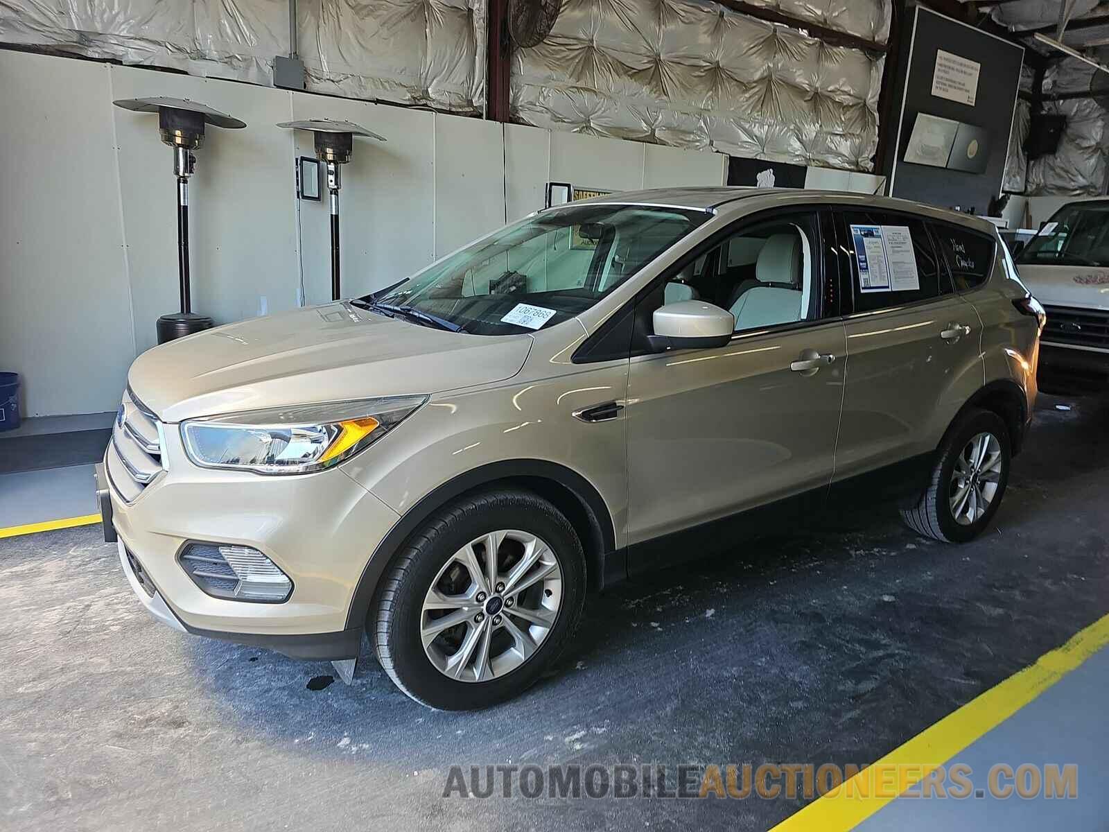 1FMCU0GD3HUC72083 Ford Escape 2017