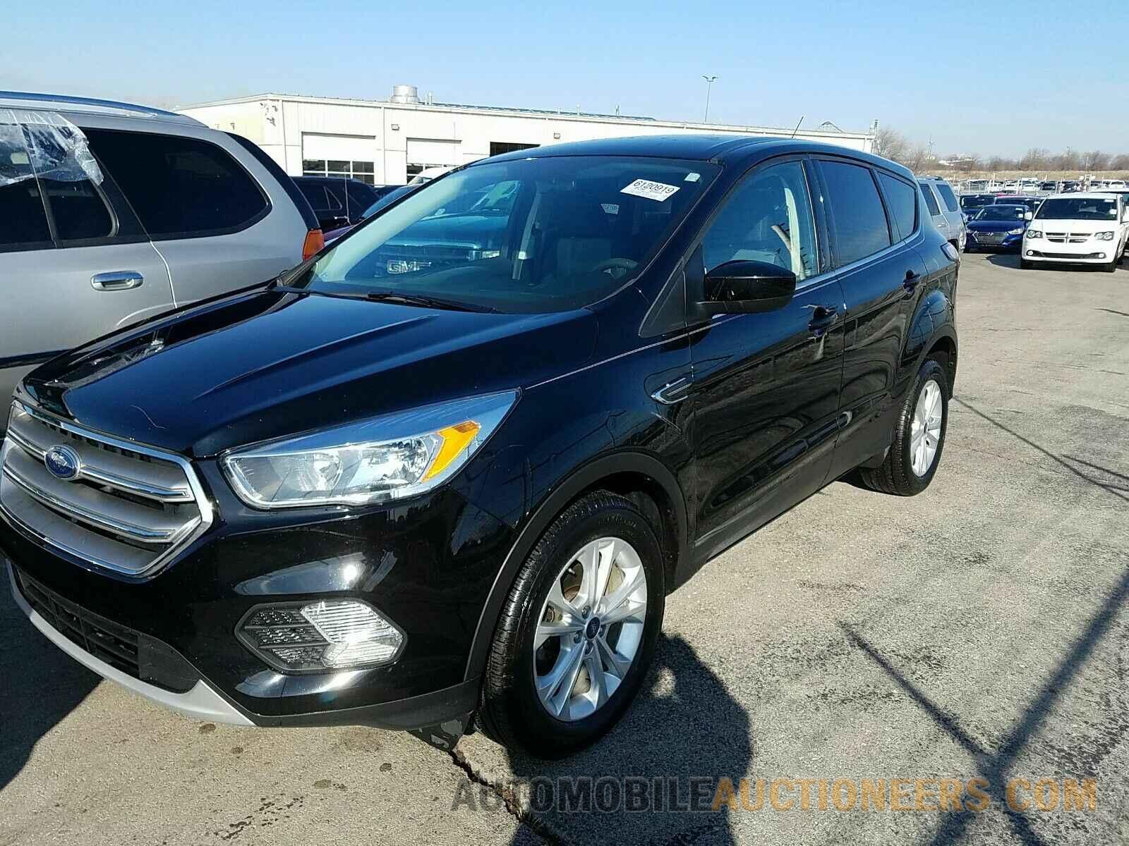 1FMCU0GD6HUC94739 Ford Escape 2017