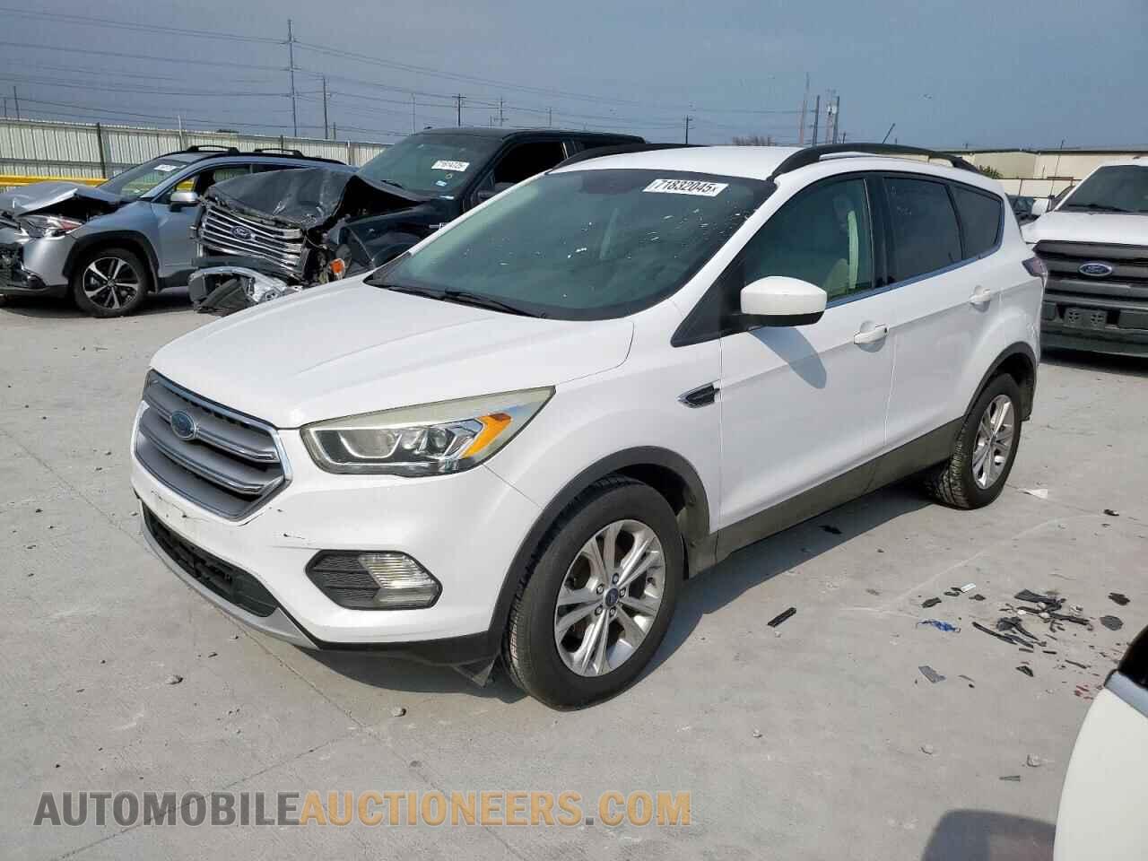 1FMCU0GD6HUD85607 FORD ESCAPE 2017