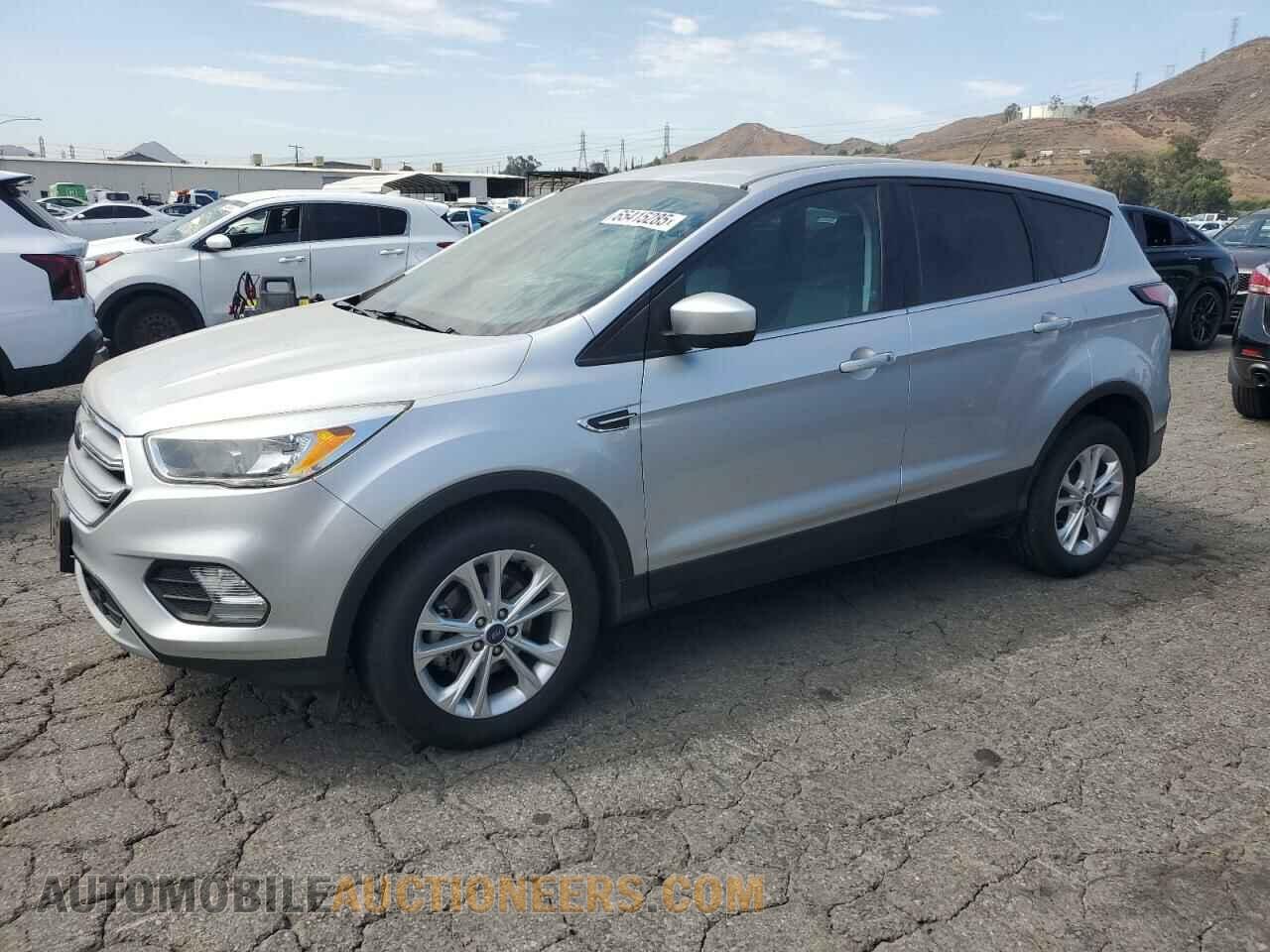 1FMCU0GD7HUD59372 FORD ESCAPE 2017