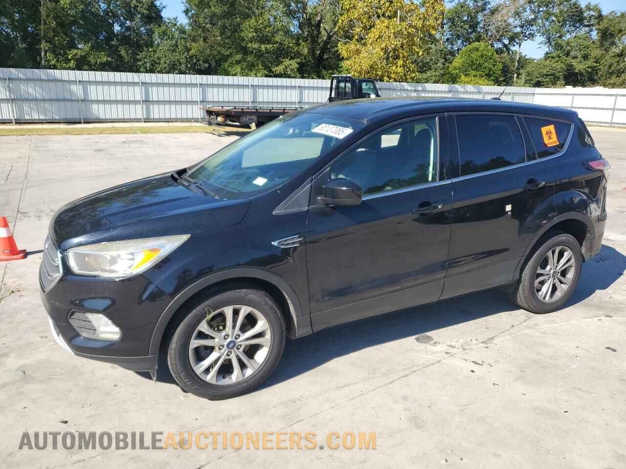 1FMCU0GD8HUE91329 FORD ESCAPE 2017