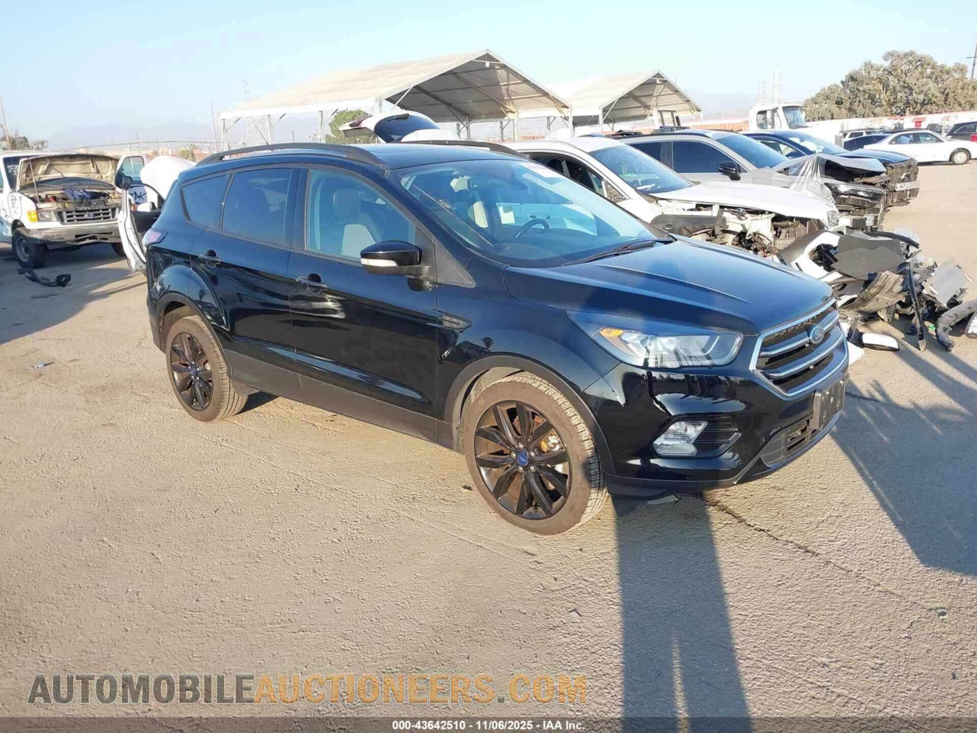1FMCU0J97HUE96624 FORD ESCAPE 2017