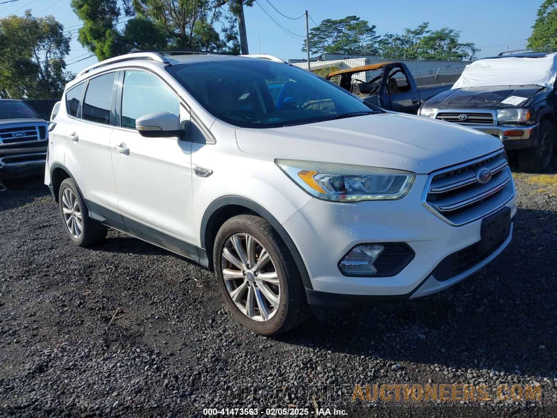 1FMCU0JD5HUC96104 FORD ESCAPE 2017