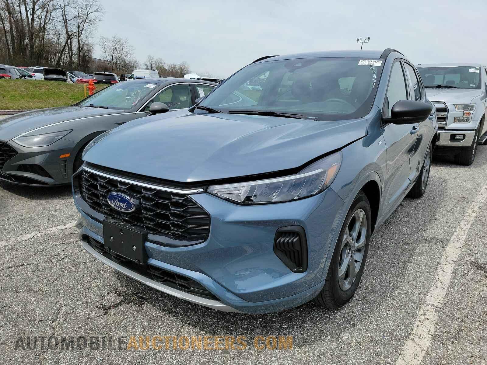 1FMCU0MZ3PUB17841 Ford Escape 2023