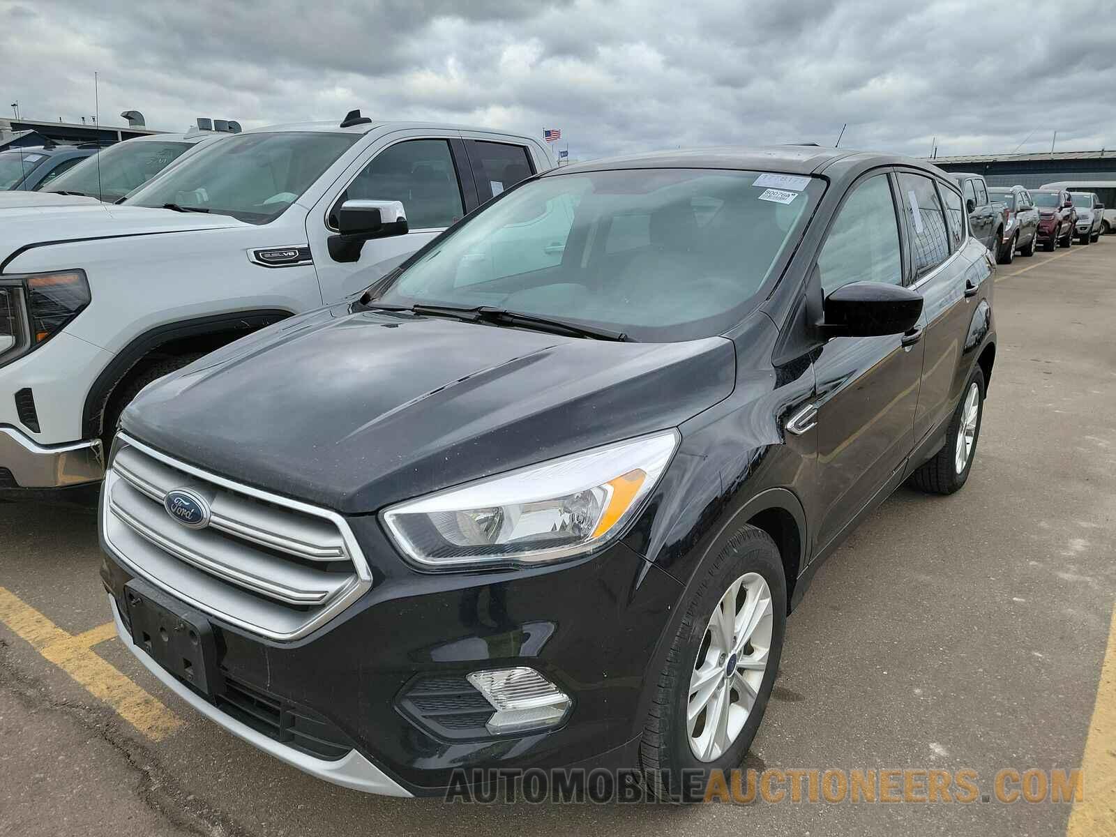 1FMCU9GD0HUC34623 Ford Escape 2017