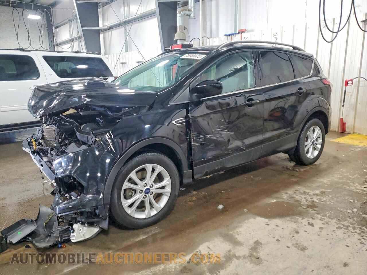 1FMCU9GD5HUD52182 FORD ESCAPE 2017