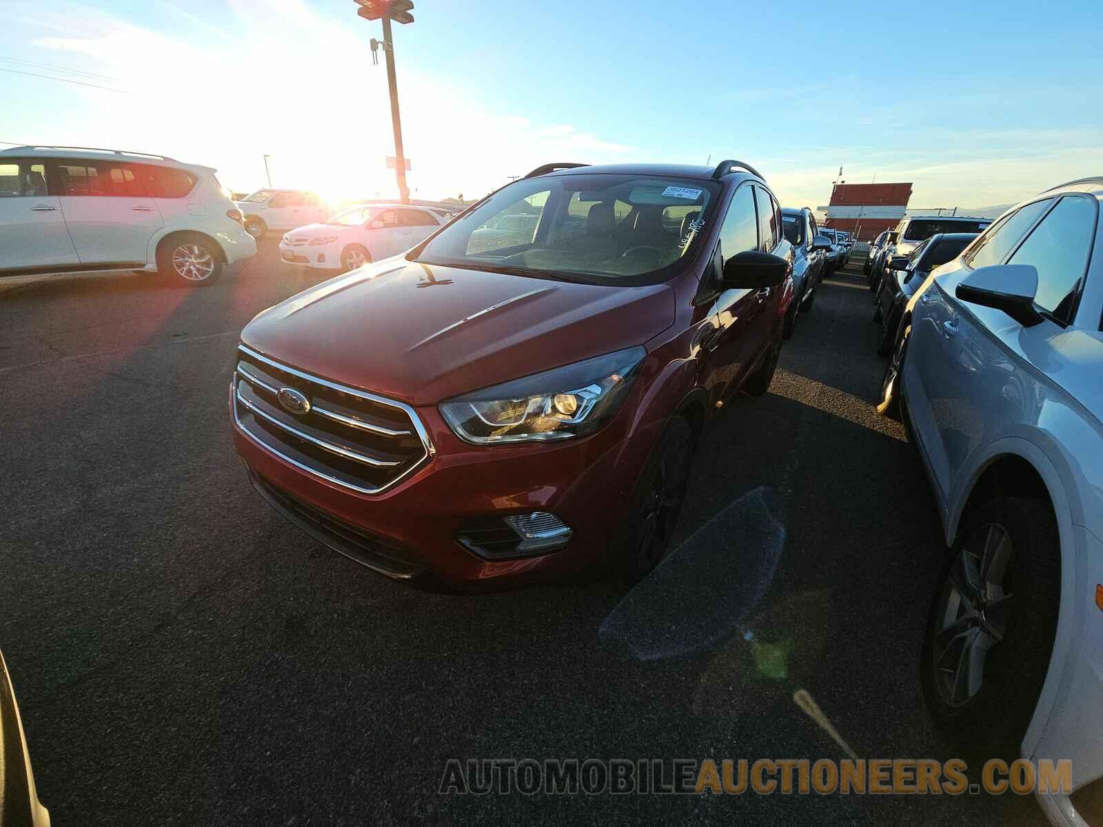 1FMCU9GD9KUA96765 Ford Escape 2019