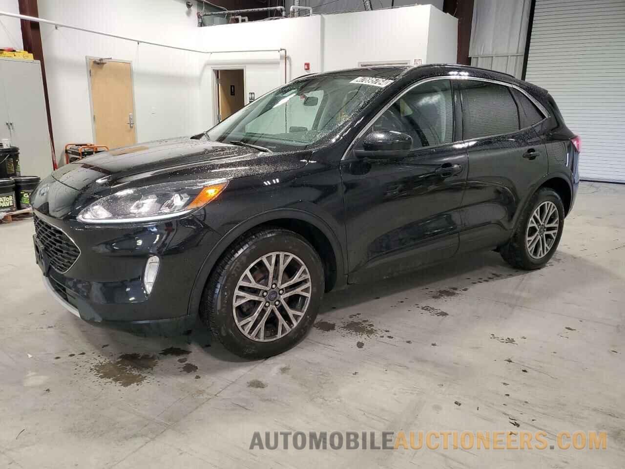 1FMCU9H62NUA69038 FORD ESCAPE 2022