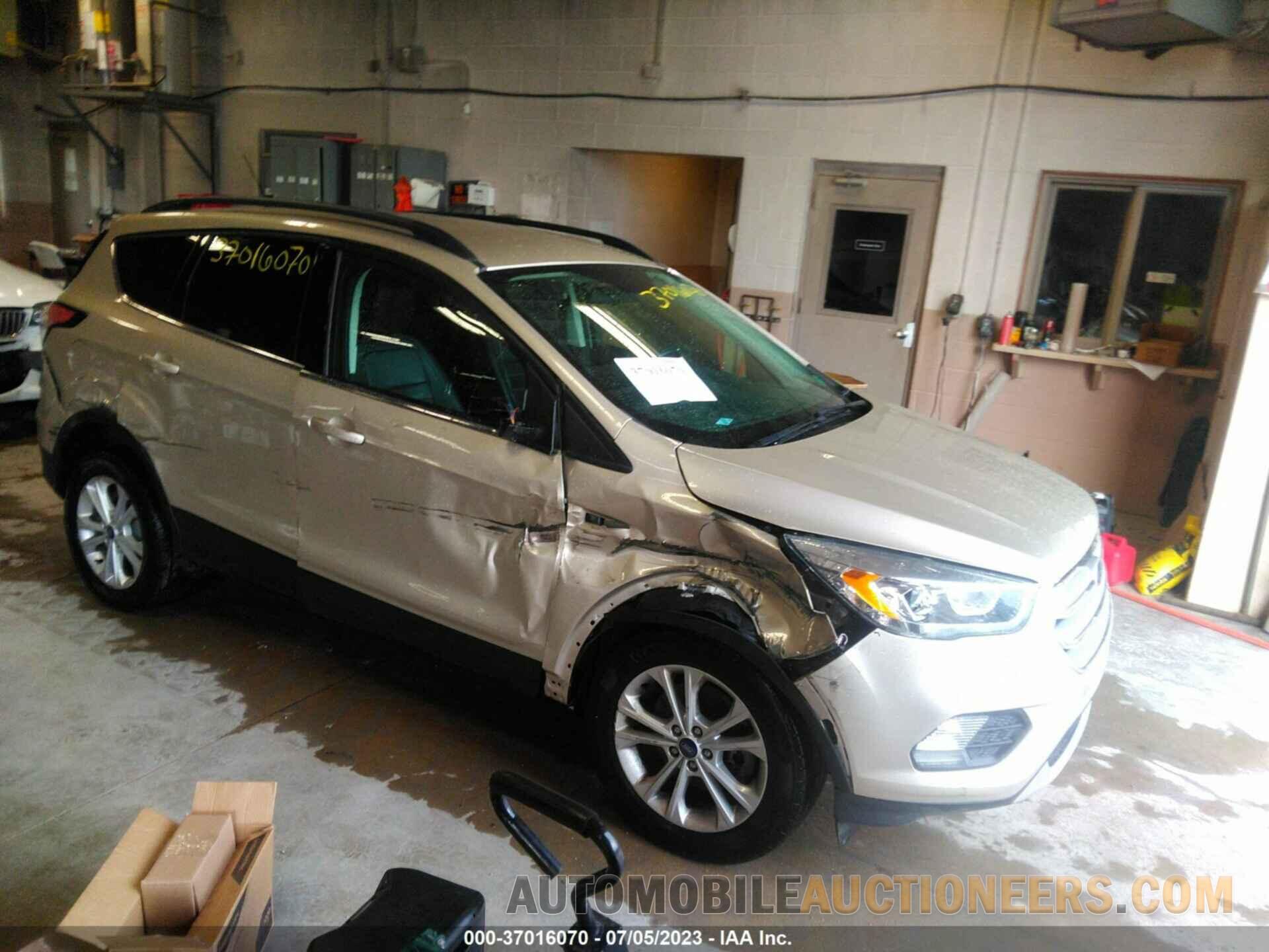 1FMCU9HD5JUB50804 FORD ESCAPE 2018