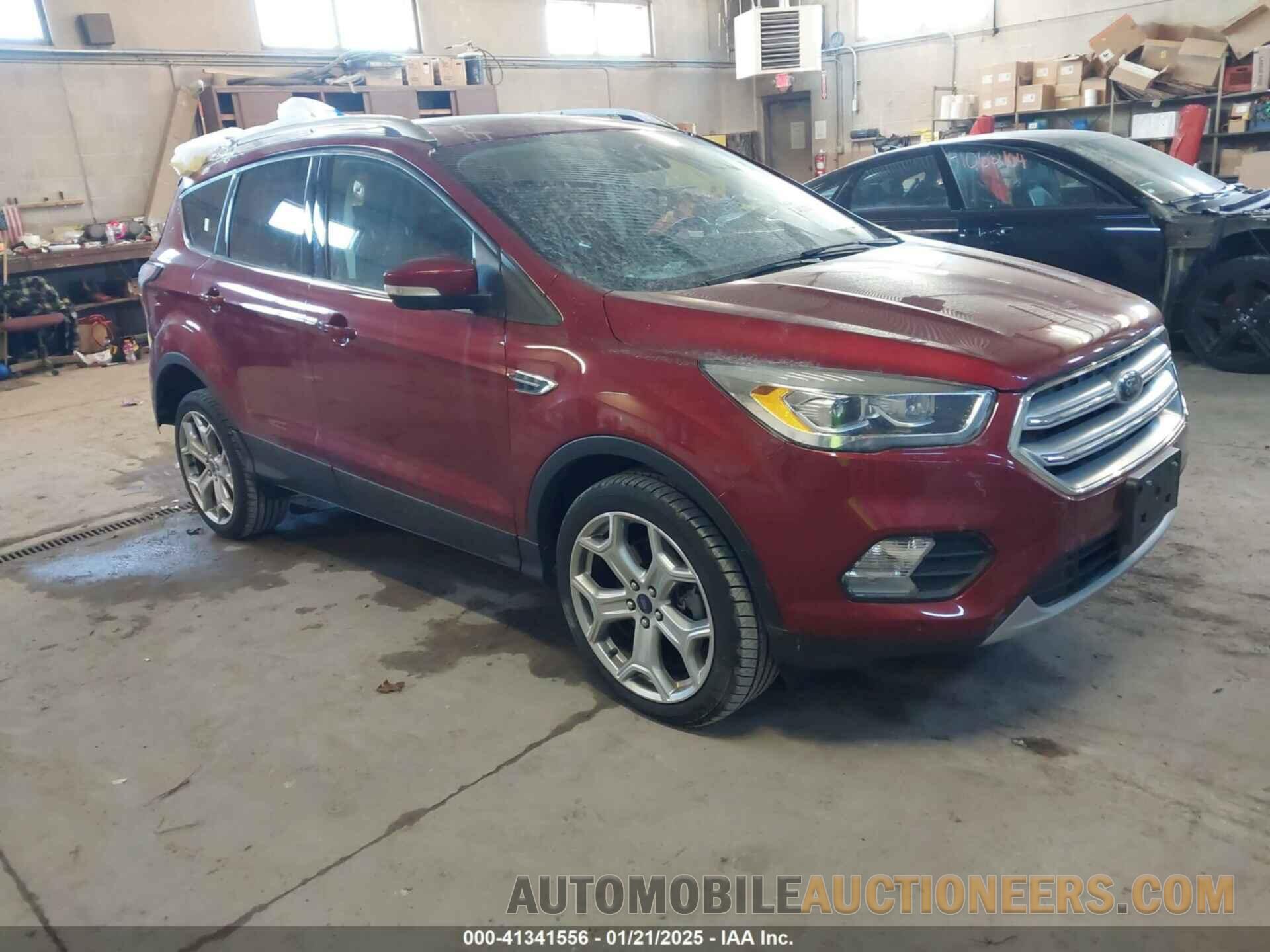 1FMCU9J93JUB69051 FORD ESCAPE 2018