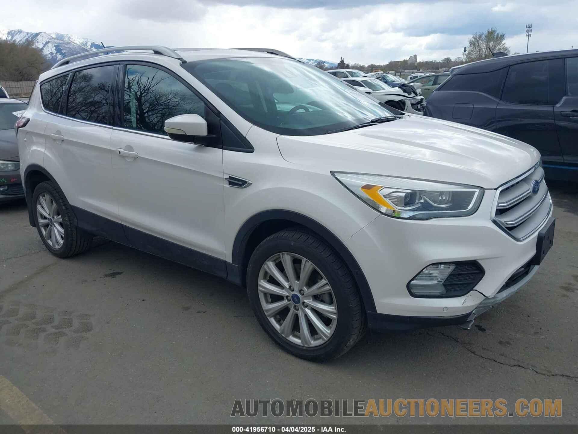 1FMCU9J95JUA55830 FORD ESCAPE 2018
