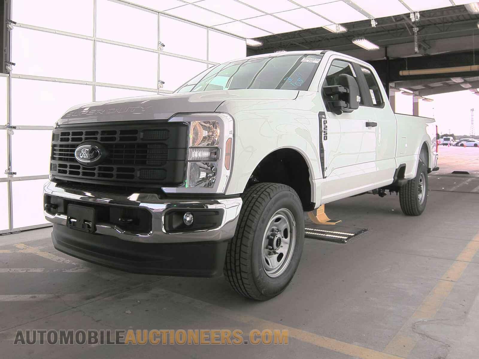 1FT7X2BA2RED28323 Ford Super Duty F-250 2024