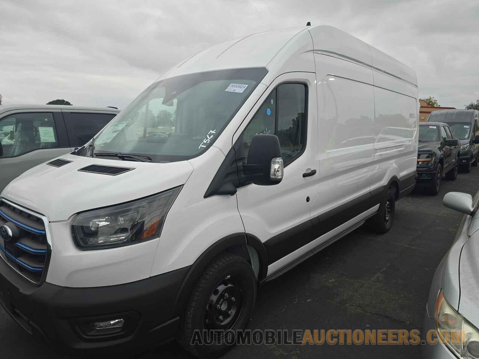 1FTBW3XM7RKB11535 Ford E-Transit Cargo V 2024