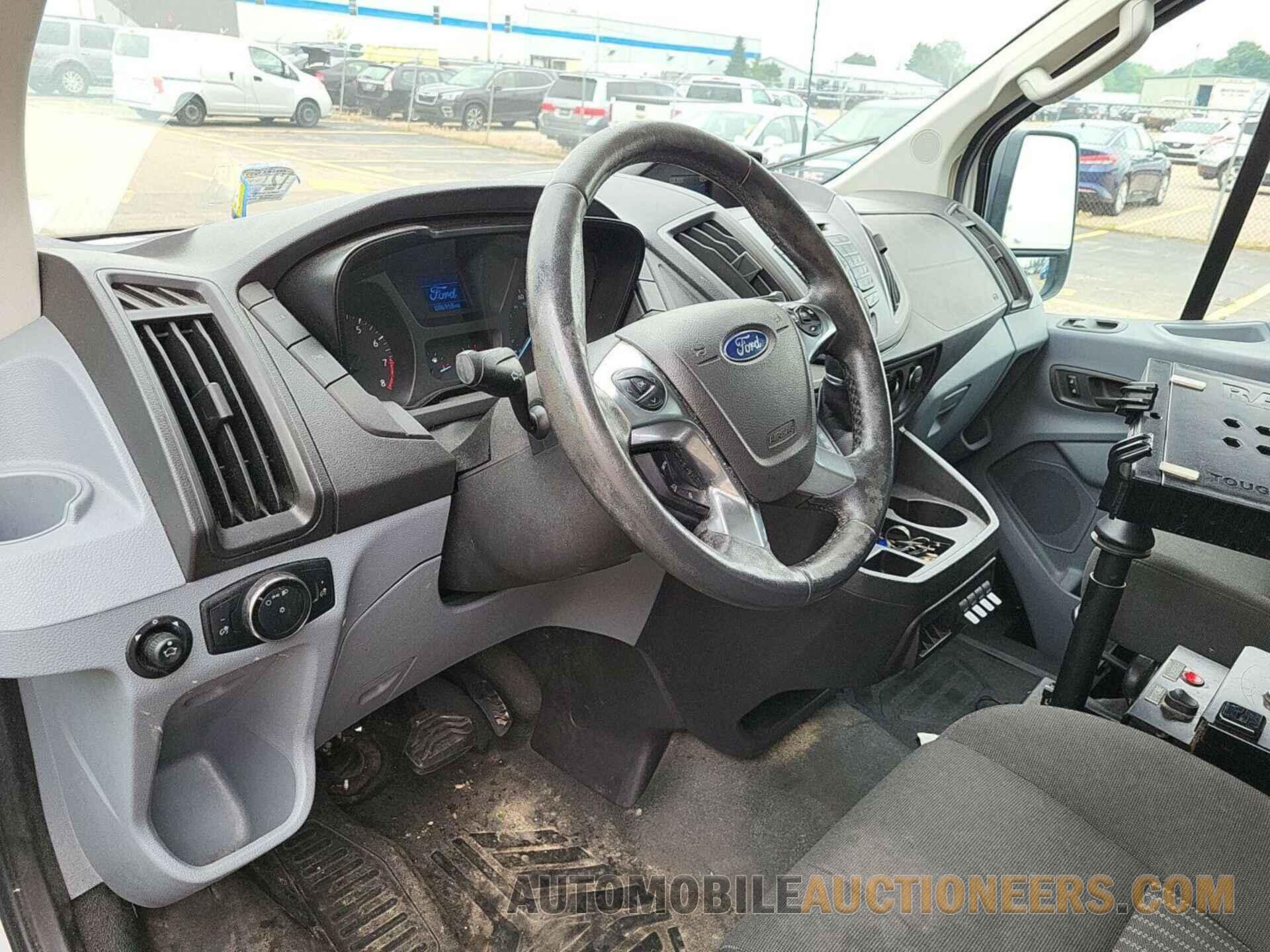 1FTNR1ZM8FKA55185 FORD TRANSIT-250 2015