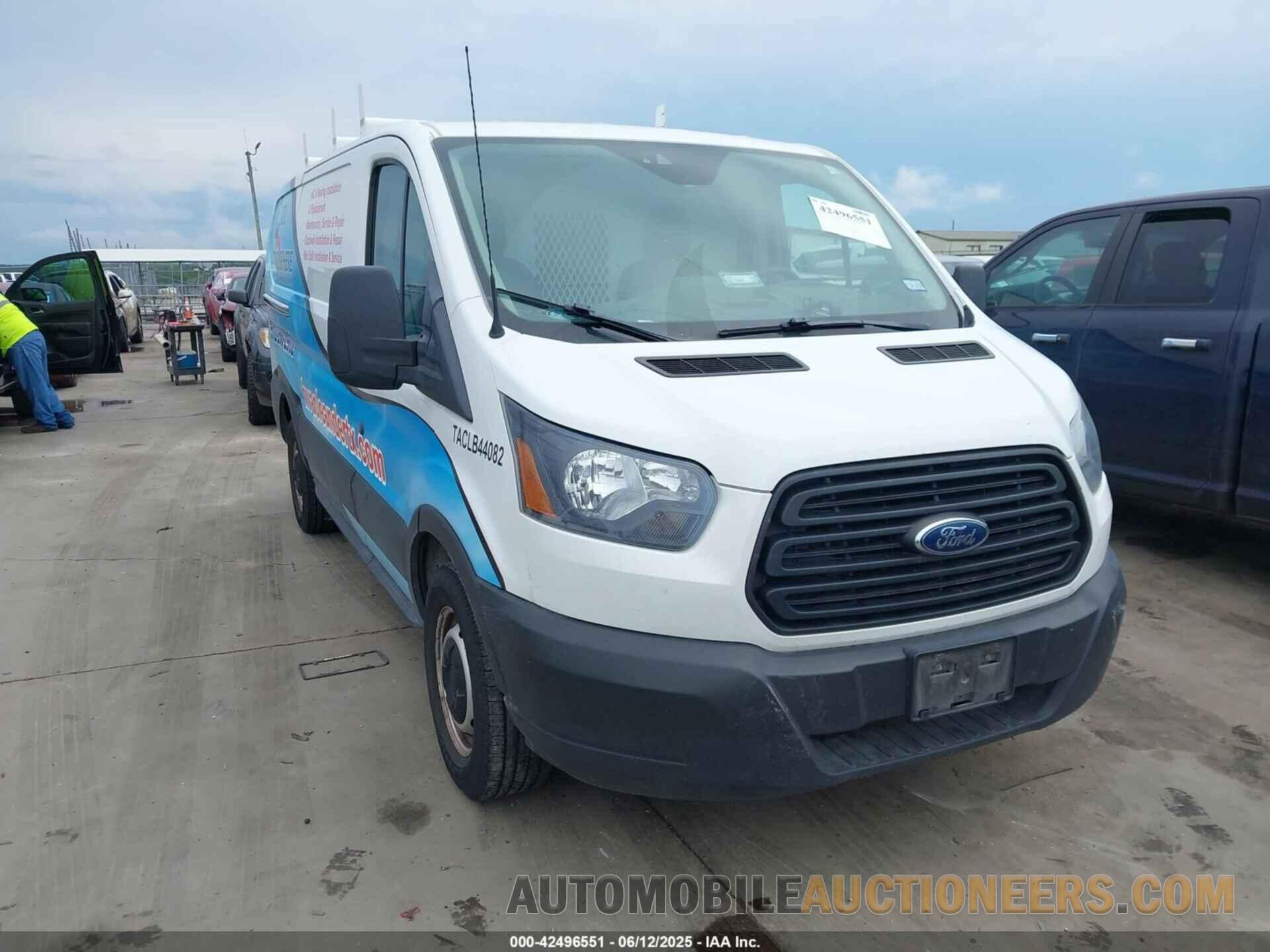 1FTYE1YM2KKB45887 FORD TRANSIT-150 2019
