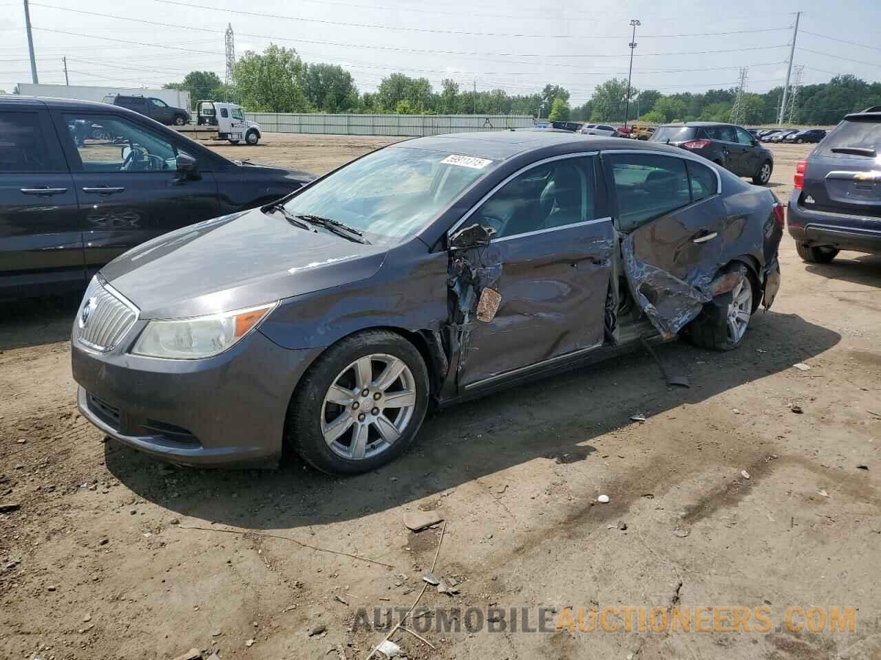 1G4GC5E33DF137647 BUICK LACROSSE 2013