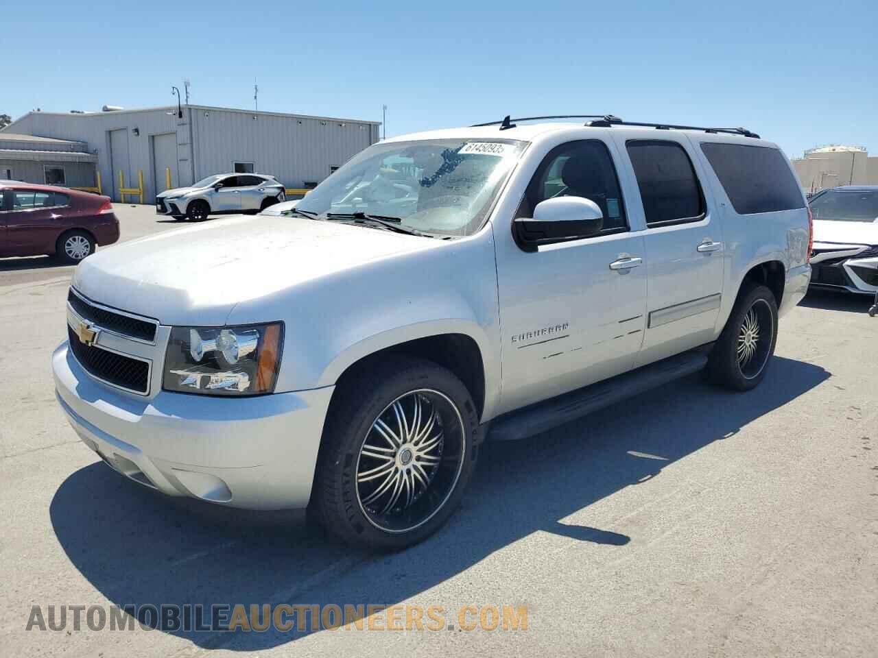 1GNSCJE09DR105725 CHEVROLET SUBURBAN 2013