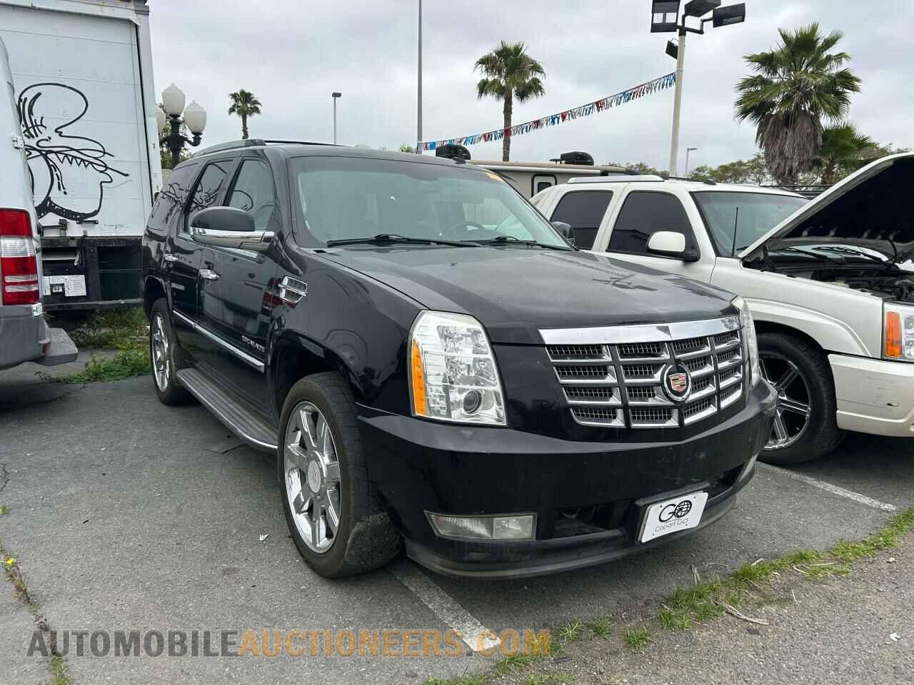 1GYS3BEF2DR105112 CADILLAC ESCALADE 2013
