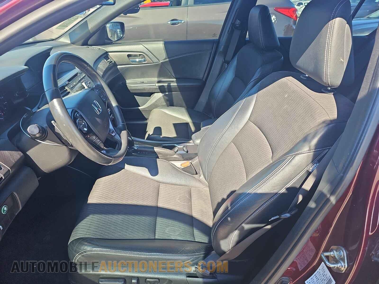 1HGCR2F55HA155863 Honda Accord Sedan 2017