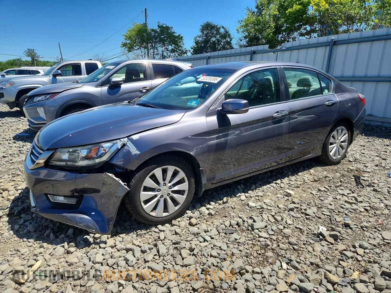 1HGCR2F80DA055674 HONDA ACCORD 2013