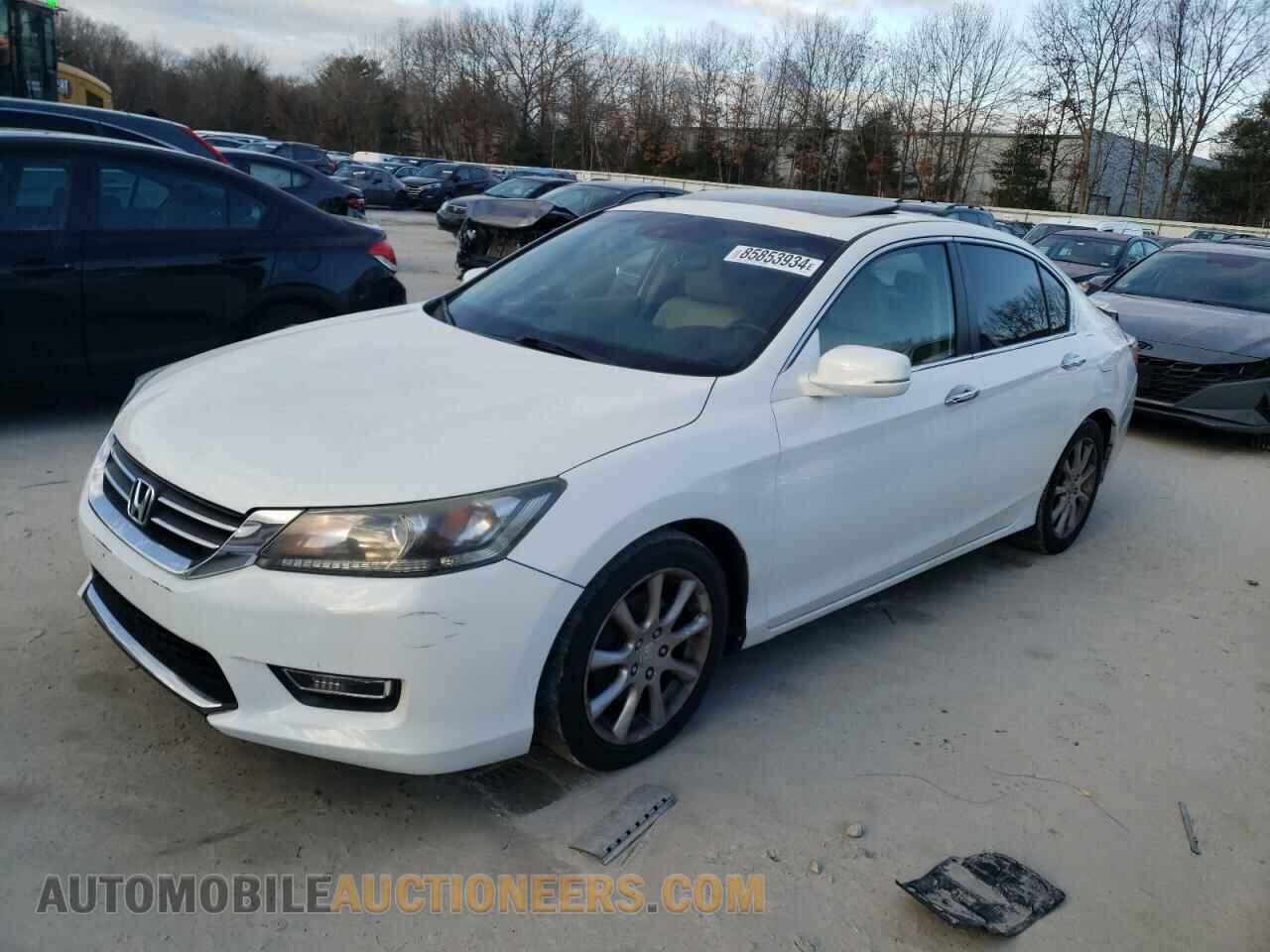 1HGCR2F82DA118564 HONDA ACCORD 2013